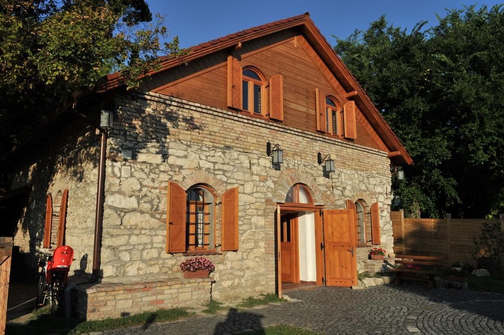 Cifrapince Es Vendeghaz Villa Tordas ภายนอก รูปภาพ