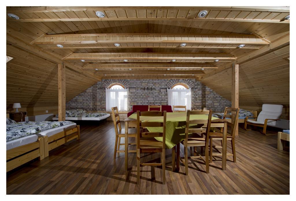 Cifrapince Es Vendeghaz Villa Tordas ภายนอก รูปภาพ
