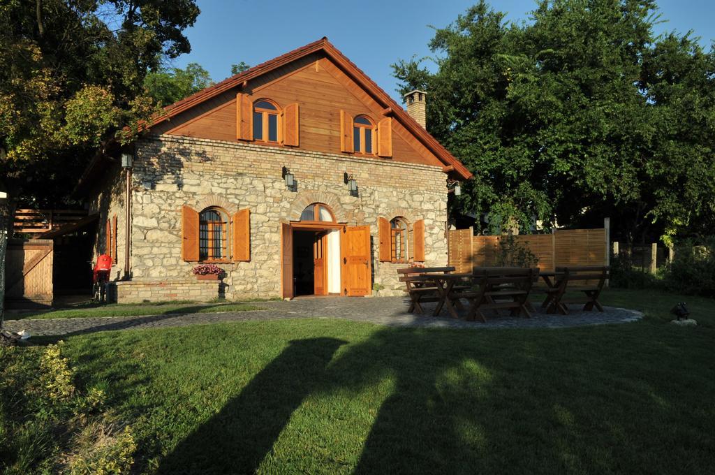 Cifrapince Es Vendeghaz Villa Tordas ภายนอก รูปภาพ